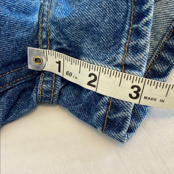 Levi’s Vintage Retro 2019 Dark Wash Denim High Rise Jean Zip Fly Shorts Size 7 - Picture 8 of 9